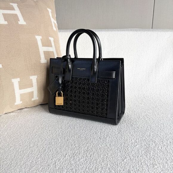 Saint Laurent Women Pre-Loved Bag Very Good Condition - Picture 4 of 9